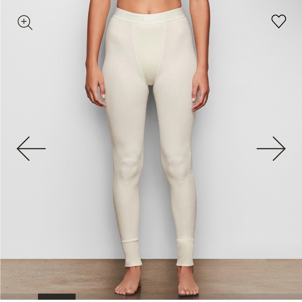 SKIMS brown leggings